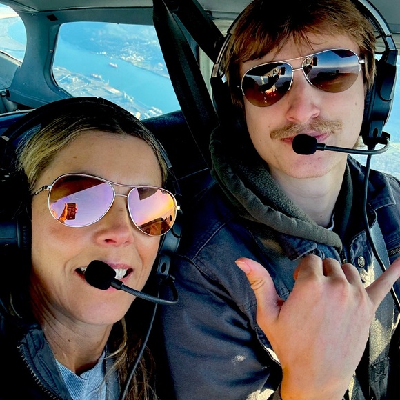 Meet your Posher, Laurie - Picture 1 of 1